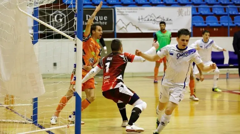 Partudo O Parrulo - Aspil Vidal. Twitter O Parrulo.