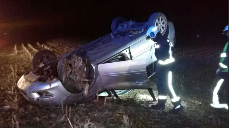 Salida de vía de un vehículo en Caparroso BOMBEROS DE NAVARRA