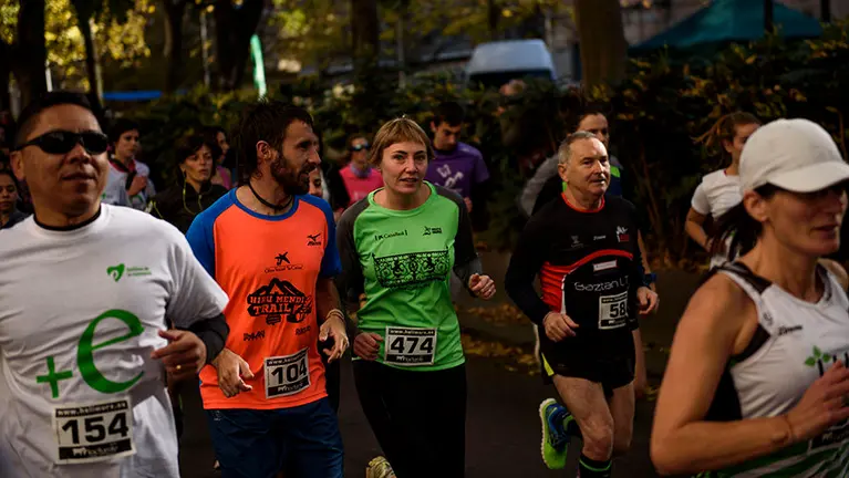 Carrera popular solidaria _+e_ organizada por el Teléfono de la Esperanza. MIGUEL OSÉS_5