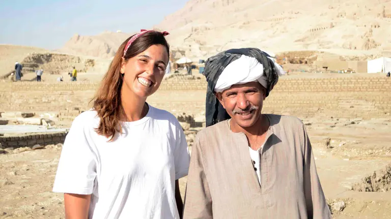 La investigadora navarra Inmaculada Delage en una excavación en Egipto.