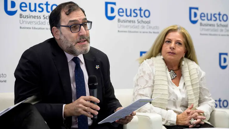 Eloy Velasco y Consuelo Ordóñez particioan en una mesa redonda sobre la radicalización violenta en España CEDIDA