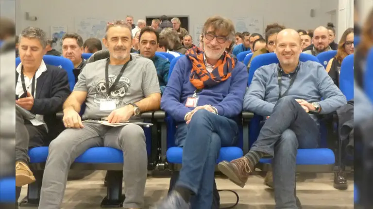 A la izquierda, Eugenio Duque, elegido segretario sindical de CCOO en VW Navarra