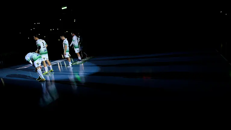  El Helvetia Anaitasuna se juega el pase a la fase de grupos de la Copa EHF en el partido de vuelta de la eliminatoria ante el Budakalasz húngaro. MIGUEL OSÉS_1