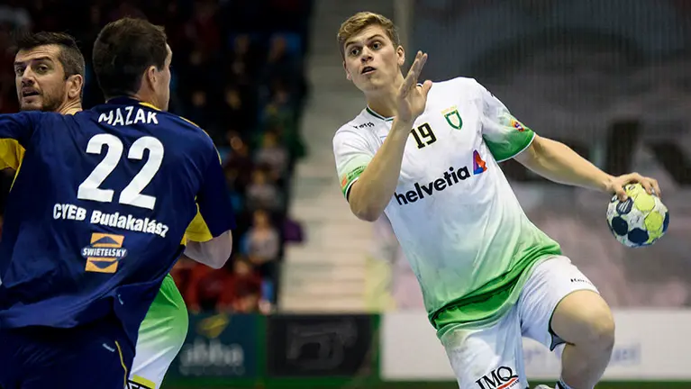Gabriel Ceretta. El Helvetia Anaitasuna se juega el pase a la fase de grupos de la Copa EHF en el partido de vuelta de la eliminatoria ante el Budakalasz húngaro. MIGUEL OSÉS_5
