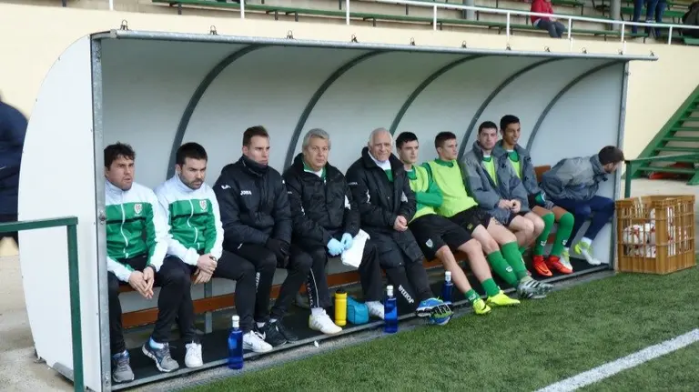 Banquillo del Oberena de tercera división. 2017-18.
