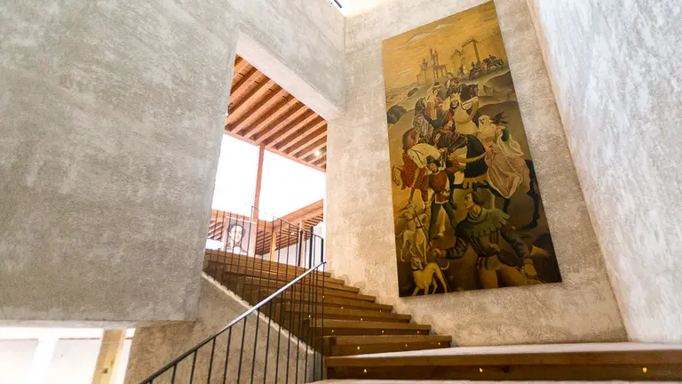 Visita de miembros del consistorio pamplonés al Palacio del Condestable para conocer nuevos elementos decorativos (01). IÑIGO ALZUGARAY