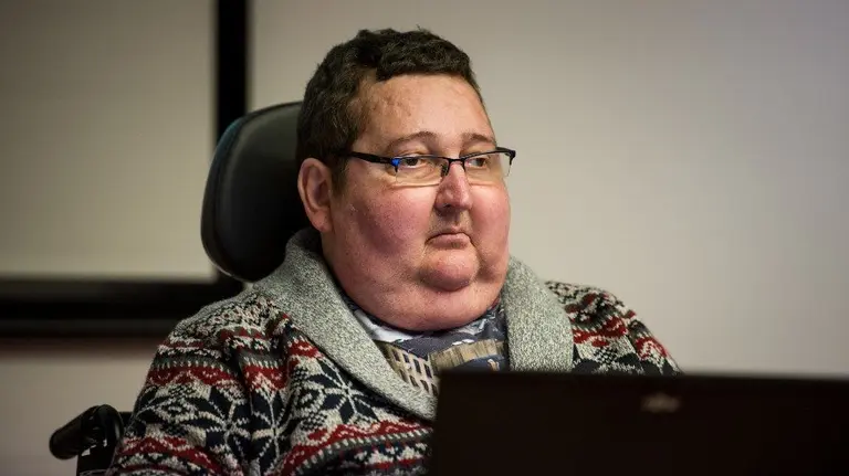 I&ntilde;aki Red&iacute;n Eslava presenta su nuevo libro en comisi&oacute;n parlamentaria. MIGUEL OS&Eacute;S3