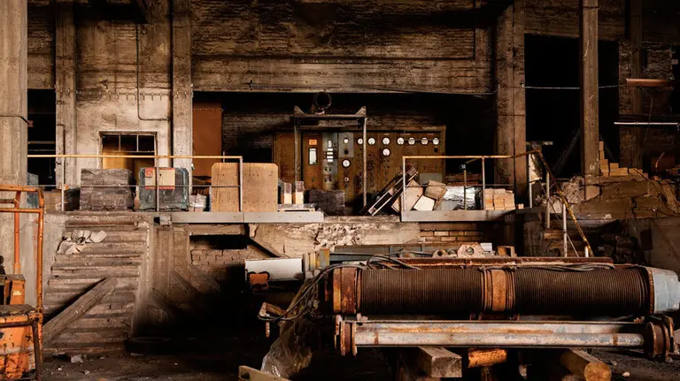 Interior de una nave industrial abandonada. ARCHIVO