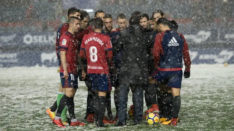 Suspendido el partido entre el Osasuna y el Nástic de Tarragona. MIGUEL OSÉS11