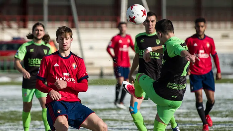 El Osasuna Promsas recibe en Tajonar al Izarra. MIGUEL OSÉS (11)
