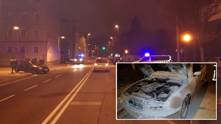 Estado en el que ha quedado el coche que ha ardido tras chocar en la Chantrea con otro vehículo. POLICÍA MUNICIPAL DE PAMPLONA