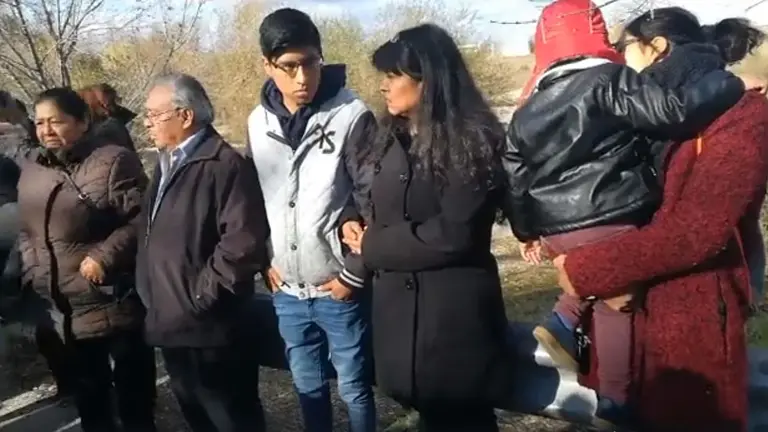 La familia del fallecido Paul Cabrera recibe un homenaje en Caparroso en el que han participado un centenar de personas FACEBOOK