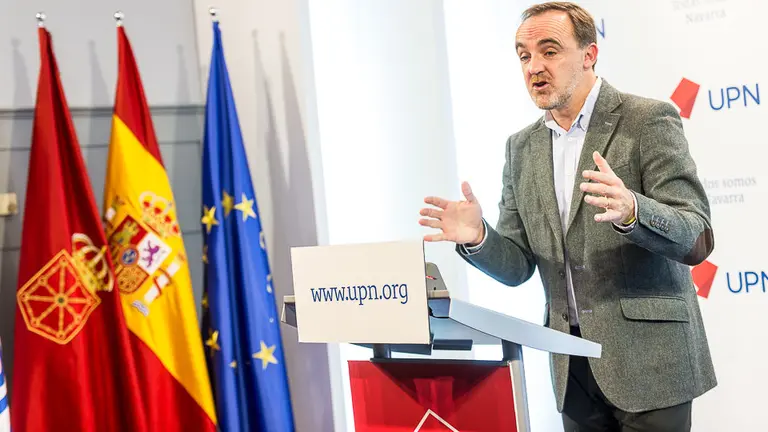 El presidente de UPN y portavoz parlamentario, Javier Esparza, presenta una iniciativa en el ámbito sanitario (15). IÑIGO ALZUGARAY