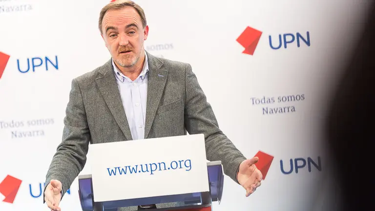 El presidente de UPN y portavoz parlamentario, Javier Esparza, presenta una iniciativa en el ámbito sanitario (18). IÑIGO ALZUGARAY