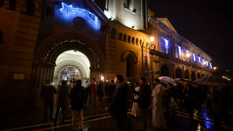  Inauguración de las luces de Navidad y ofrenda exterior a la Inmaculada en la Iglesia de San Lorenzo. PABLO LASAOSA 006