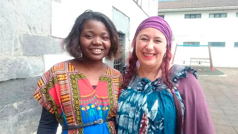 Estrella Ndong junto a Idoia Sánchez GOBIERNO DE NAVARRA