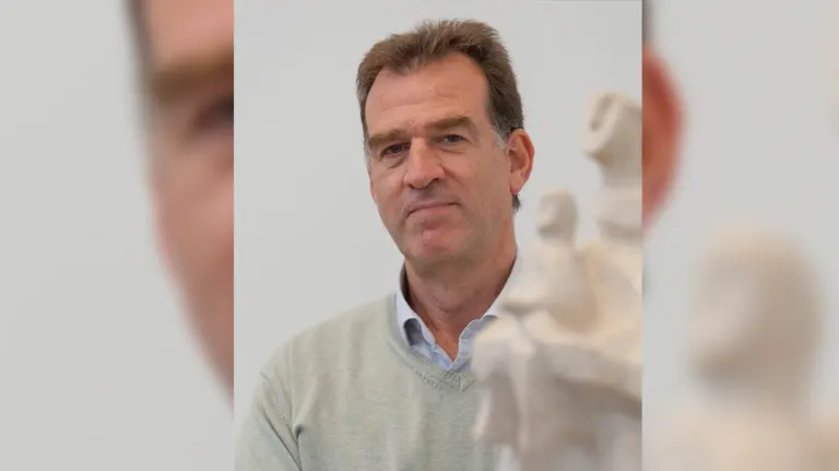 Foto de Gabriel Insausti, ganador del V Premio internacional José Bergamín de aforismos CEDIDA