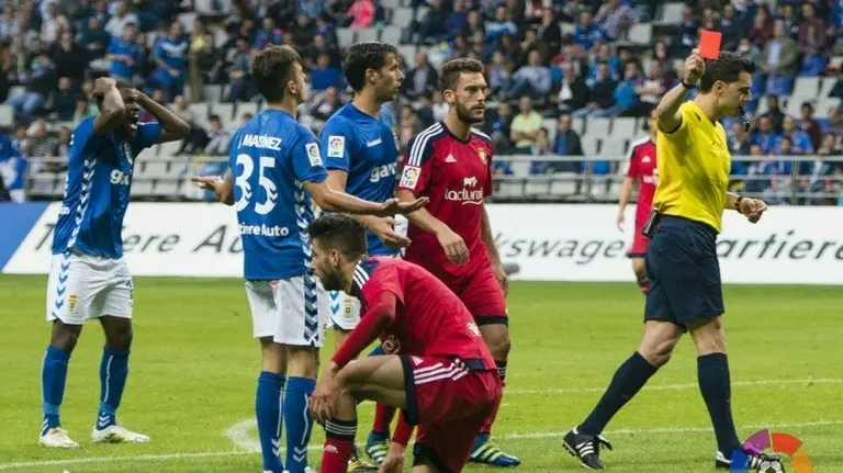 Partuido Oviedo - Osasuna (0-5) de la campaña 2015-16.