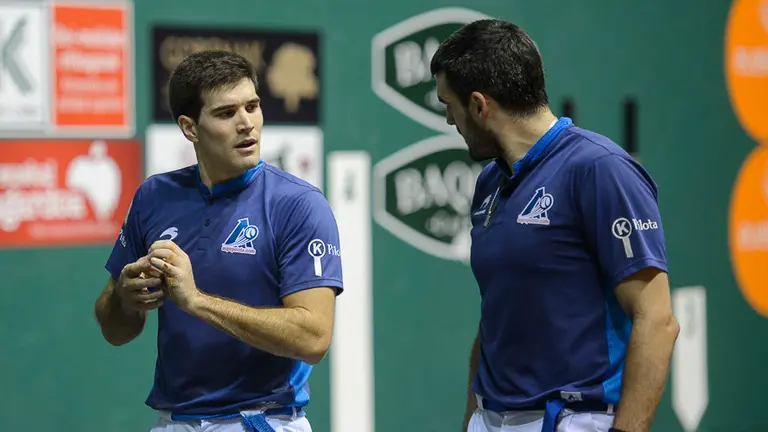 Bengoetxea VI-Larunbe se enfrentan a Ezkurdia-Zabaleta en partido correspondiente al Campeonato de Mano Parejas. PABLO LASAOSA 030