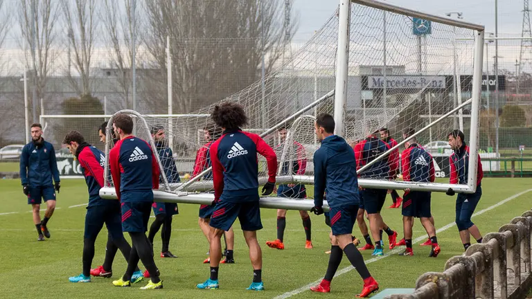 Entrenamiento de Osasuna en las instalaciones de Tajonar antes del partido de Liga ante el Numancia (22). IÑIGO ALZUGARAY