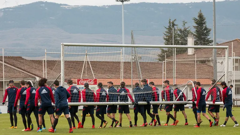 Entrenamiento de Osasuna en las instalaciones de Tajonar antes del partido de Liga ante el Numancia (23). IÑIGO ALZUGARAY