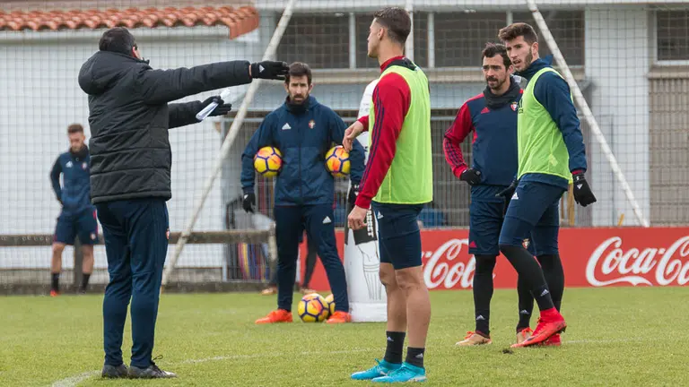 Entrenamiento de Osasuna en las instalaciones de Tajonar antes del partido de Liga ante el Numancia (39). IÑIGO ALZUGARAY