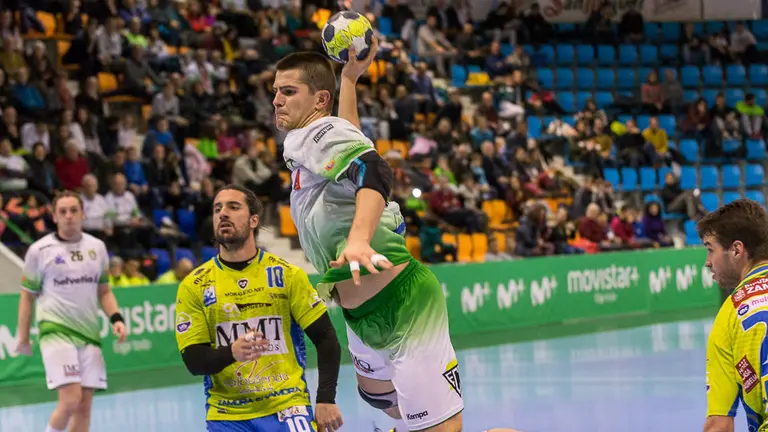 Antonio Bazán. Partido de Liga Loterías Asobal entre Helvetia Anaitasuna y MMT Seguros Zamora (17). IÑIGO ALZUGARAY
