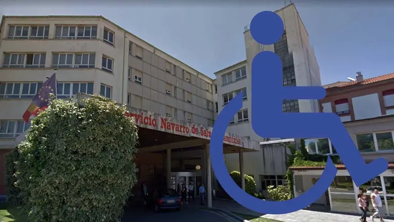 Puerta principal del Hospital de Navarra en Pamplona.