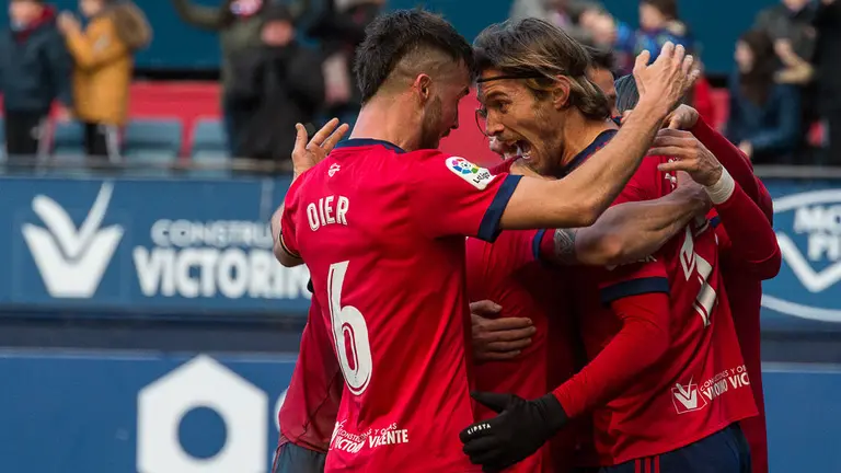 Partido entre Osasuna y Numancia disputado en el estadio de El Sadar (44). IÑIGO ALZUGARAY