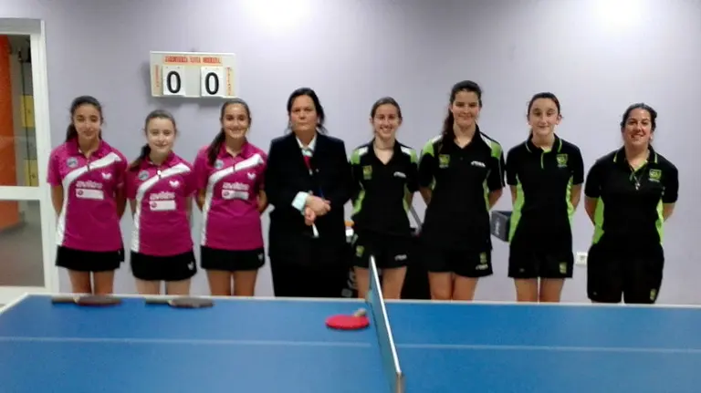 Partidos femeninos de tenis de mesa. Cedida.