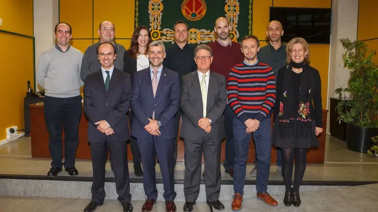 Los docentes premiados, con el rector Carlosena y el vicerrector Manuel Rapún