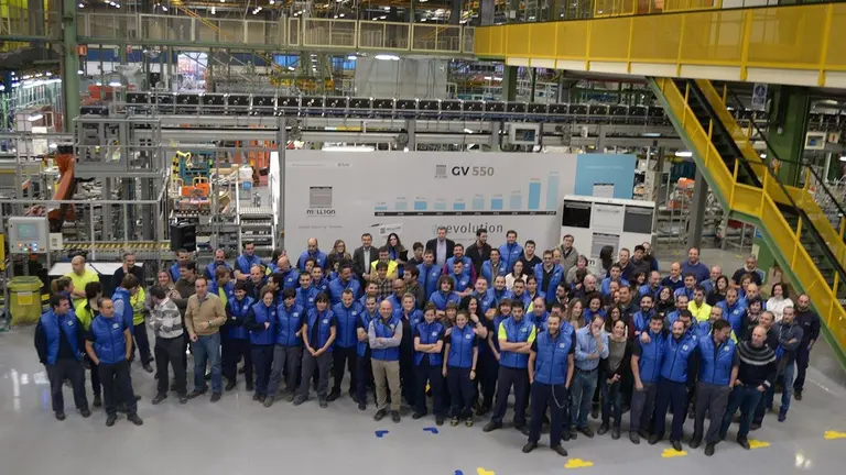 Los empleados de la BSH, durante el acto de celebración por el millón de lavavajillas producidos