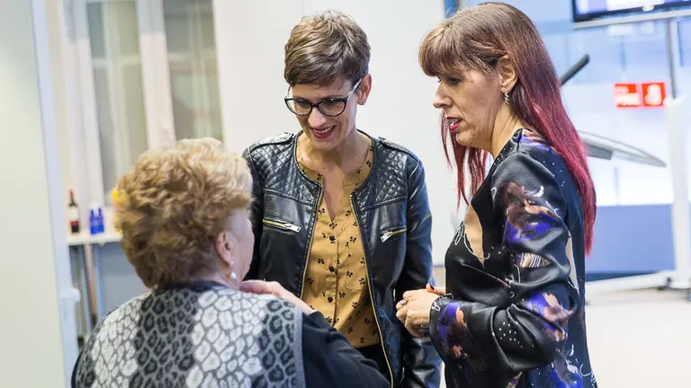 Brindis de Navidad del PSN con María Chivite y Maite Esporrín (02). IÑIGO ALZUGARAY