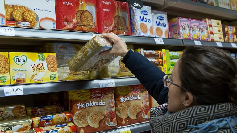 BM Supermercados abre un establecimiento en la calle Bergamín, en el local del antiguo cine Mikael (21). IÑIGO ALZUGARAY