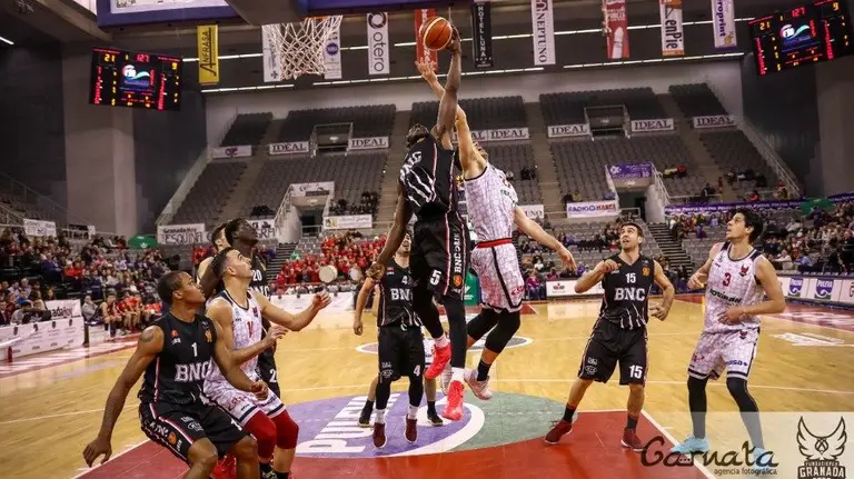 Partido Granada - Basket Navarra. Twitter Fundación CB Granada.