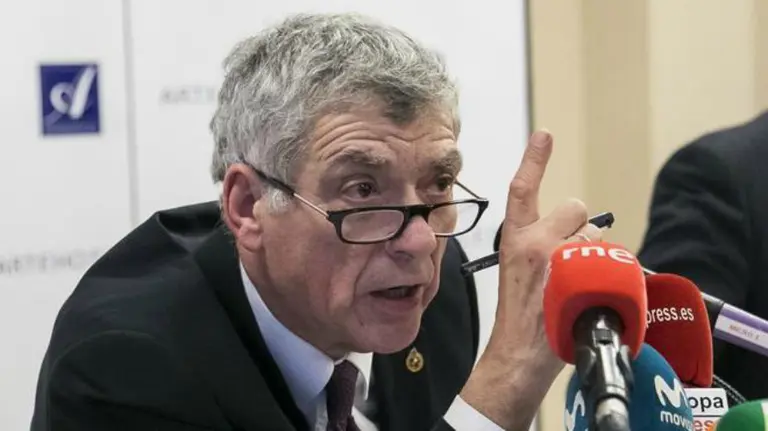 Ángel Villar en rueda de prensa. Efe.