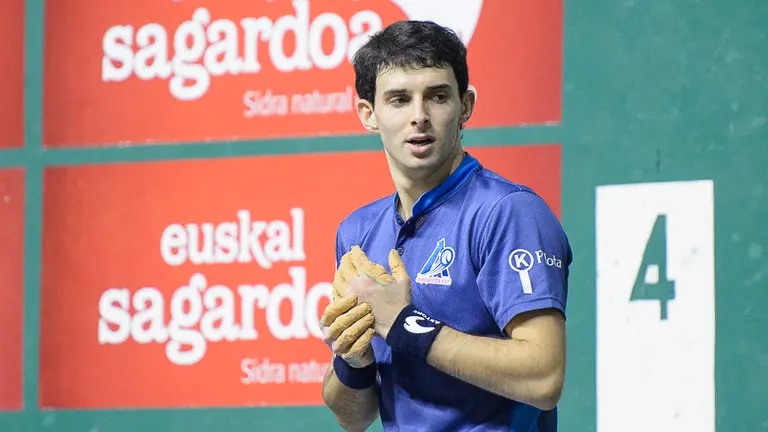 Víctor-Albisu se enfrentan a Altuna III-Martija en partido del Campeonato de Mano Parejas. PABLO LASAOSA 005