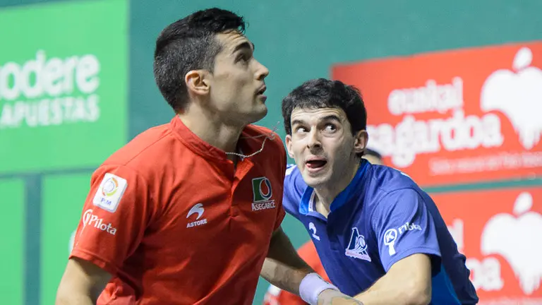 Víctor-Albisu se enfrentan a Altuna III-Martija en partido del Campeonato de Mano Parejas. PABLO LASAOSA 009