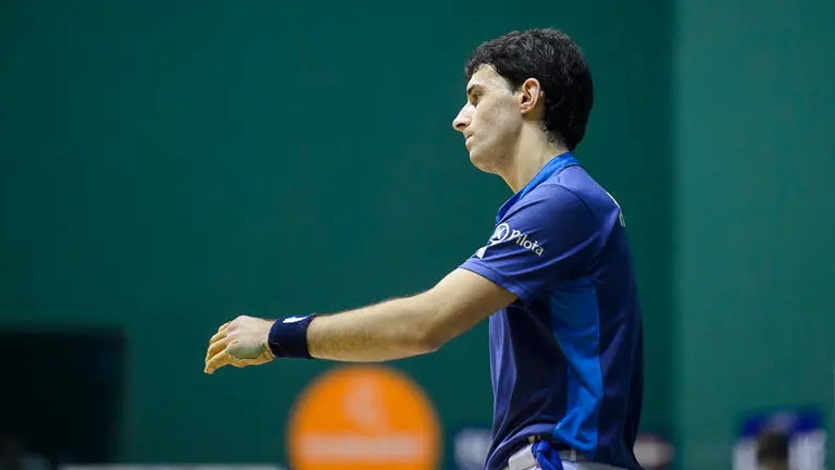 Víctor-Albisu se enfrentan a Altuna III-Martija en partido del Campeonato de Mano Parejas. PABLO LASAOSA 010