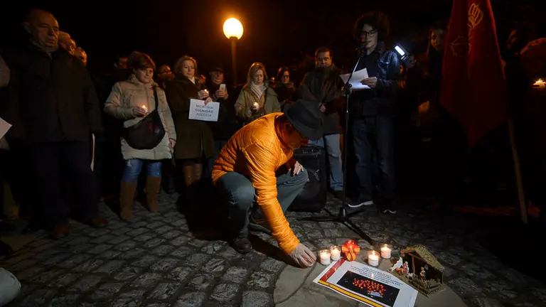 Homenaje a las víctimas del terrorismo en el día y lugar del asesinato del general Juan Atarés. PABLO LASAOSA 008