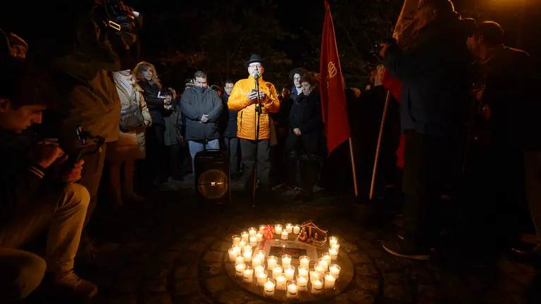 Homenaje a las víctimas del terrorismo en el día y lugar del asesinato del general Juan Atarés. PABLO LASAOSA 013