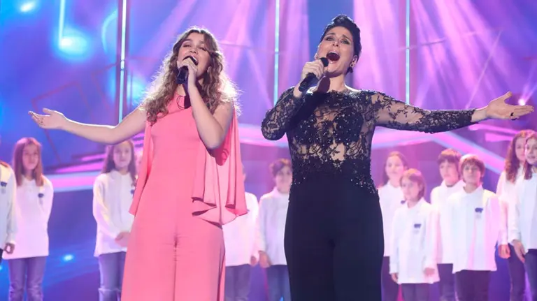 Un momento de la canción interpretada por la navarra Amaia Romero y Rosa López. RTVE