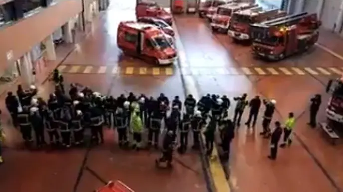 Despedida de los bomberos a sus compañeros jubilados