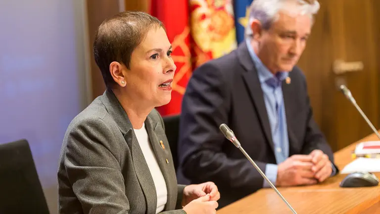 La presidenta de Navarra, Uxue Barkos y el consejero de Hacienda, Mikel Aranburu, explican el acuerdo para la actualización del Convenio Económico (30). IÑIGO ALZUGARAY
