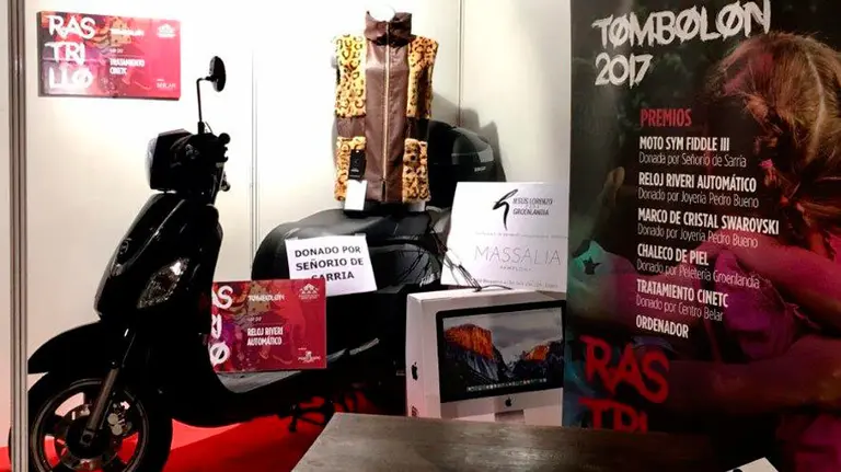 Los regalos sorteados en el Tombolón. CEDIDA