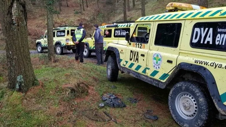 Varios equipos de la DYA intervienen en la búsqueda del montañero desaparecido en el Gorbea TWITTER DYA VIZCAYA