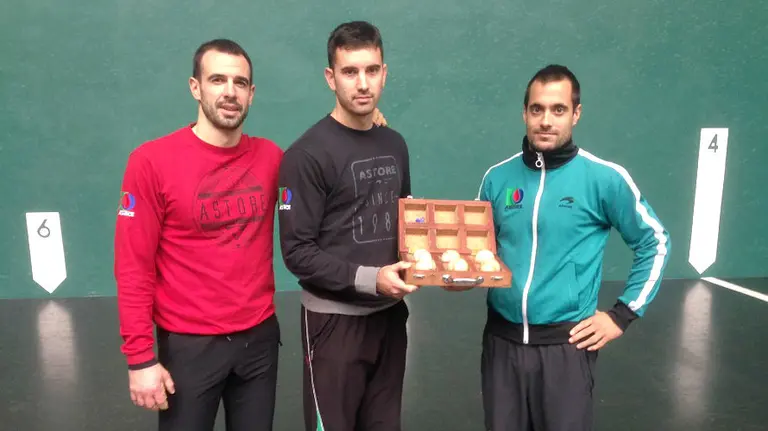 Elección de material en el frontón Labrit. Asegarce.