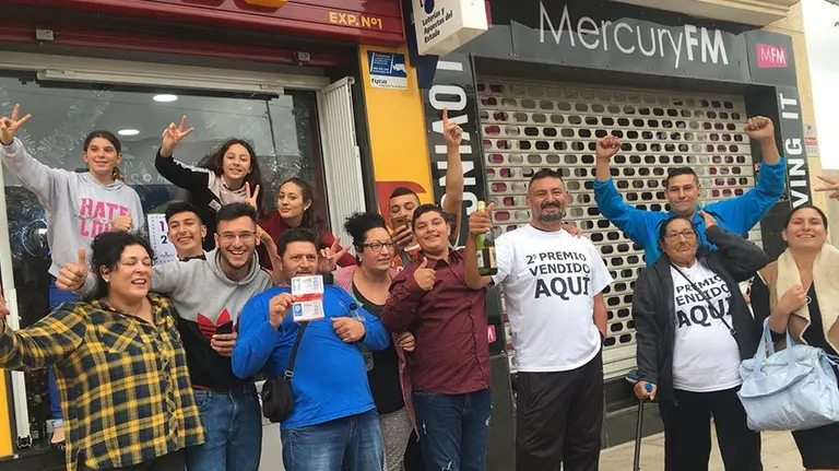 La familia ganadora de dos loterías consecutivas EP