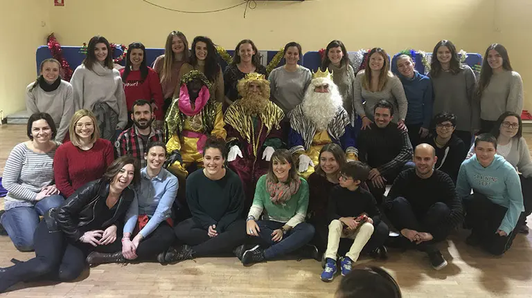 Los Reyes Magos visitan a los jóvenes de ANA