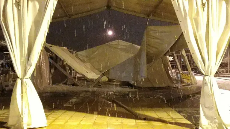 La carpa de verano de Noáin que se ha venido abajo por la nieve